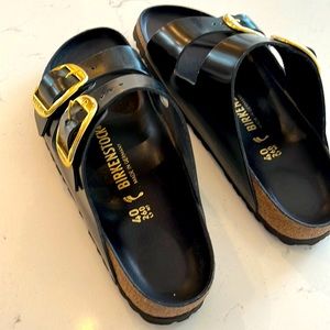 Birkenstock Arizona Slide black patent leather in size 9-9.5(US)/ 40